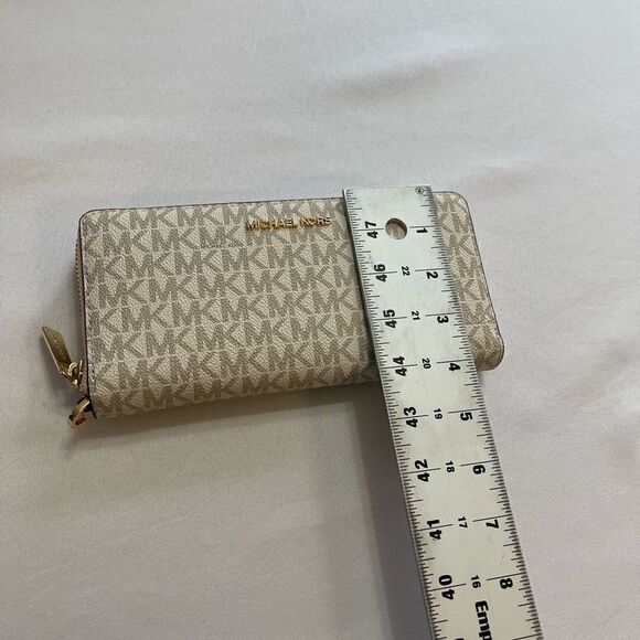 Michael Kors Jet Set Vanilla Pink Wallet - Picture 11 of 12